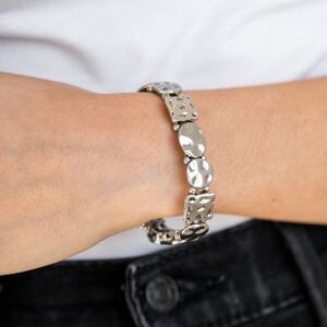 Hammer silver metal stretch bracelet